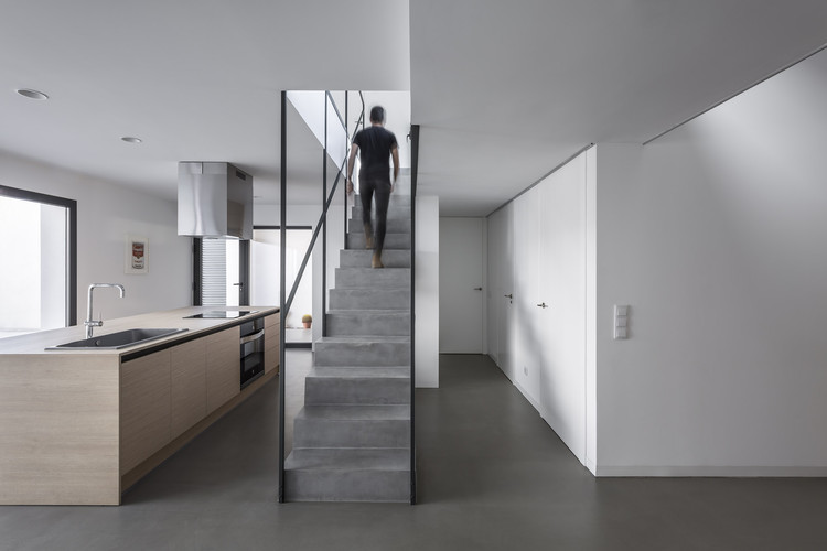 Yard House / alberto facundo _arquitectura - Windows, Handrail