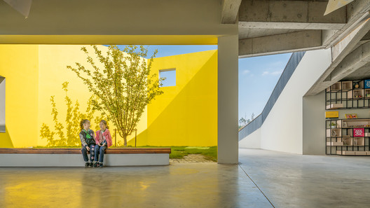 Tongji University Affiliate Elementary School / Atelier Liu Yuyang Architects Tongji University Affiliate Elementary School / Atelier Liu Yuyang Architects - Image 4 of 78