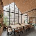 Tropical Forest / Tayone Design Studio - Interior Photography, Dining room, Table, Windows, Chair, Beam