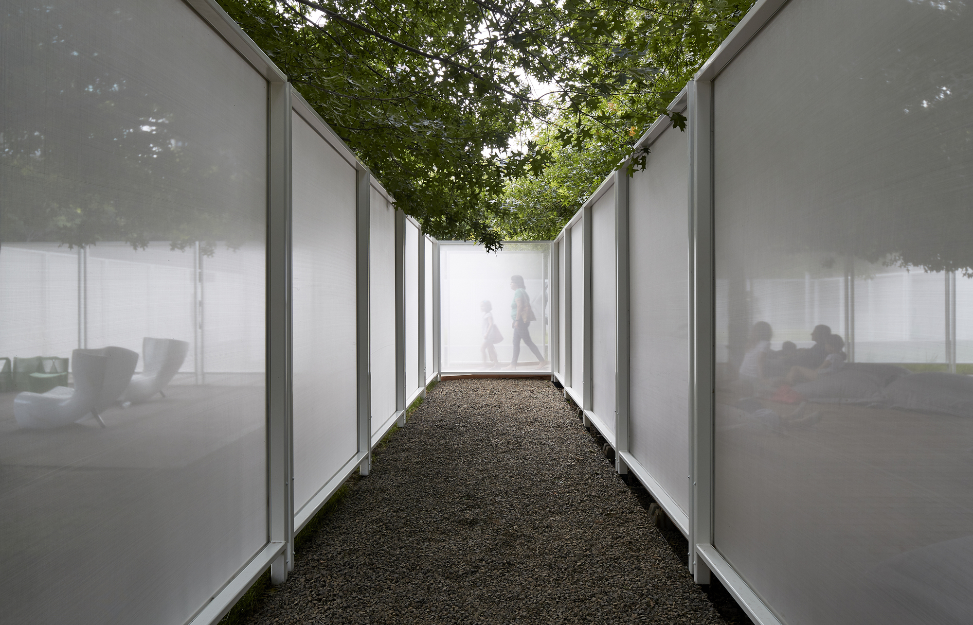 "AntiPavilion" Reframes National Sculpture Garden in Australia for NGV