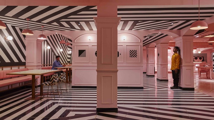 The Pink Zebra Restaurant / Renesa Architecture Design Interiors Studio - Lighting, Column