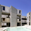 Clássicos da Arquitetura: Instituto Salk / Louis Kahn - Edifícios Institucionais, Fachada