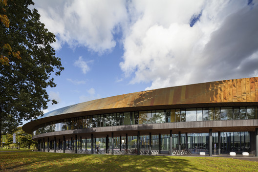 Sportcampus Zuiderpark / FaulknerBrowns Architects - Imagem 16 de 21
