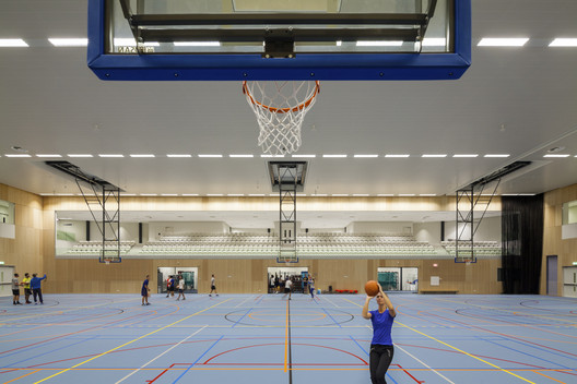 Sportcampus Zuiderpark / FaulknerBrowns Architects - Imagem 8 de 21