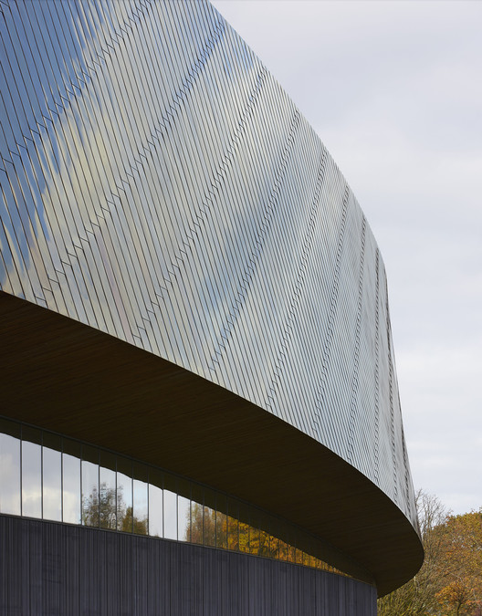 Sportcampus Zuiderpark / FaulknerBrowns Architects - Imagem 9 de 21