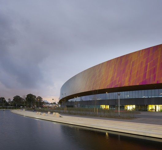 Sportcampus Zuiderpark / FaulknerBrowns Architects - Imagem 4 de 21