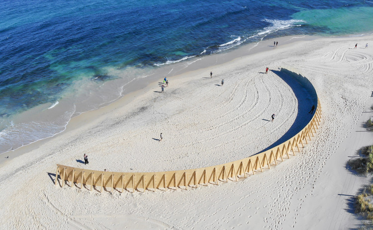 On Cottesloe Beach, Gjøde & Partnere Arkitekter Create a Floating Desert Island for Sculpture By The Sea - Image 6 of 15