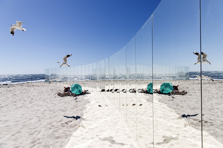 On Cottesloe Beach, Gjøde & Partnere Arkitekter Create a Floating Desert Island for Sculpture By The Sea - Image 5 of 15