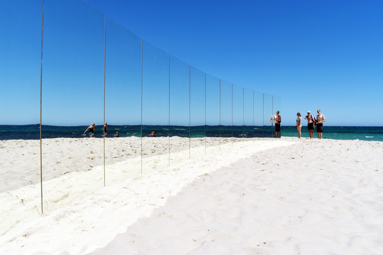 On Cottesloe Beach, Gjøde & Partnere Arkitekter Create a Floating Desert Island for Sculpture By The Sea - Image 9 of 15