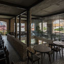 BEN THANH Restaurant / NISHIZAWAARCHITECTS - Interior Photography, Dining room, Table, Chair, Windows