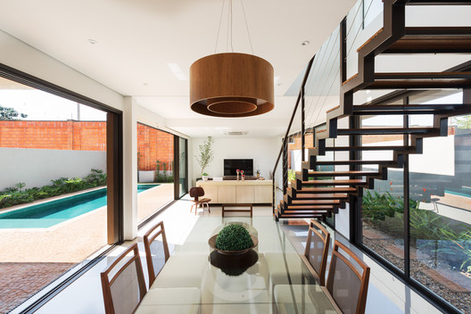 Casa QP / comoVER Arquitectura Urbanismo Casa QP / comoVER Arquitectura Urbanismo - Imagen 3 de 25