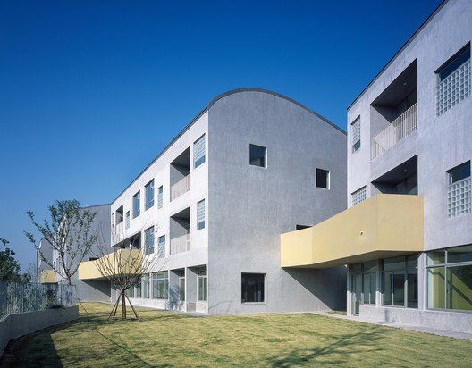 Vanke Experimental Kindergarten / Atelier Liu Yuyang Architects - Image 2 of 42