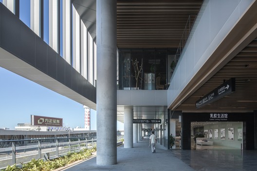 Complexo do Edifício Garagem do Aeroporto Internacional Sanya Phoenix / Jing Studio - Imagem 12 de 33