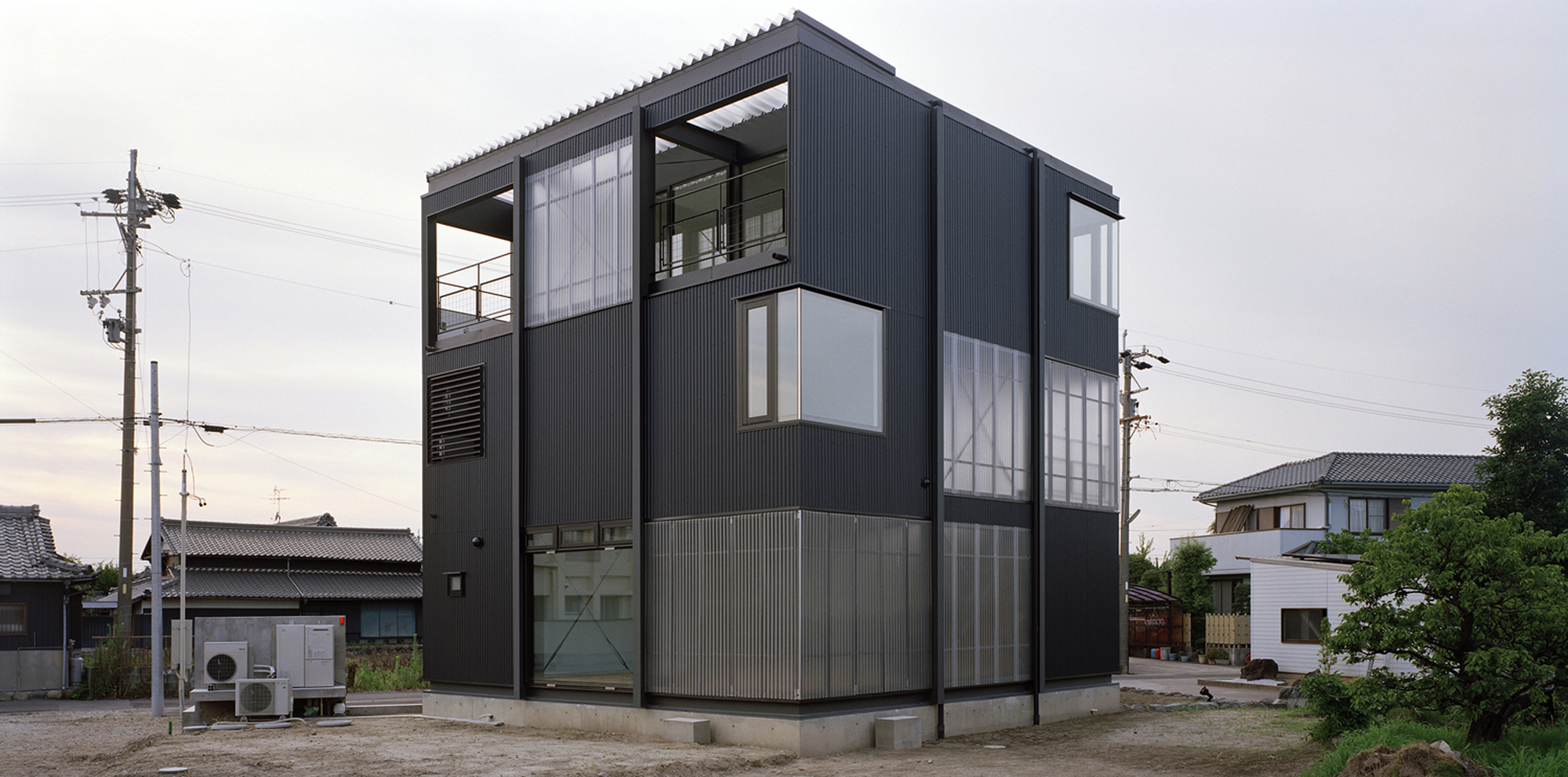 Gallery of CorrugatedSheet House / Daisuke Yamashita Architects 4