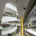 The Geoff Handbury Science and Technology Hub / Denton Corker Marshall - Image 4 of 32