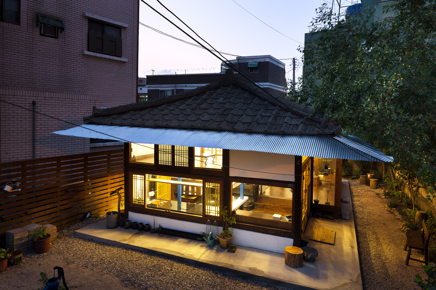Lucia's Garden / studio_GAON: Nhà ở phong cách truyền thống Hàn Quốc 04. Lucia s Garden photo 300dpi w2880 - Lucia's Garden / studio_GAON: Nhà ở phong cách truyền thống Hàn Quốc