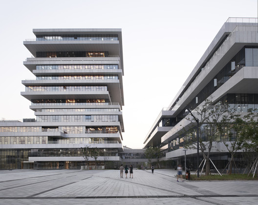 Universidade Normal de Hangzhou / WSP ARCHITECTS - Imagem 2 de 26