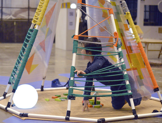 Raise me up 空间装置建造营 / 一本造建筑工作室