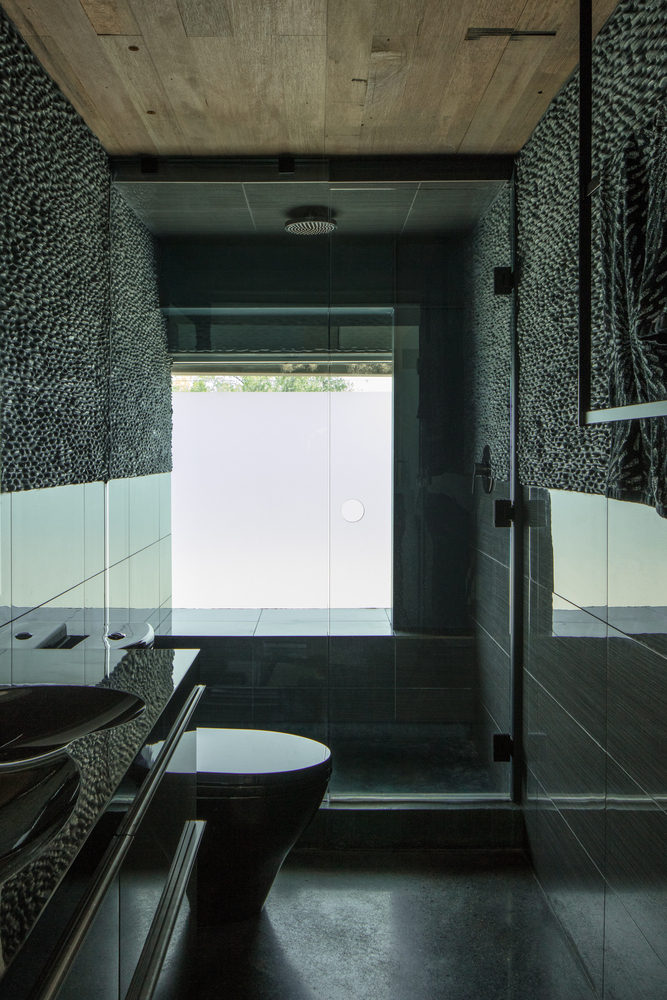 Gallery of Swoon Art House / Tres birds 24