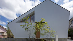 Casa en Nishimatsugaoka / arbol