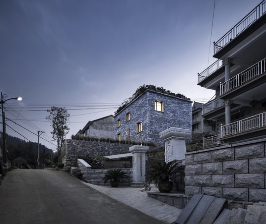 Casa LEI / AZL Architects - Imagem 14 de 32