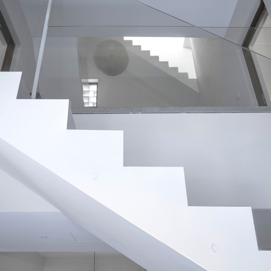 Casa LEI / AZL Architects - Imagem 6 de 32