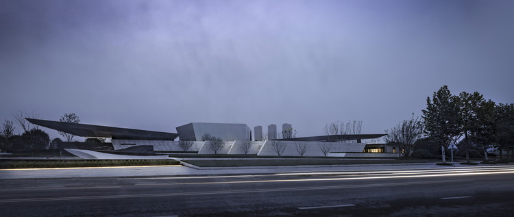 Chongqing LongFor • Hall of Waterfront City / Shanghai Tianhua Architecture Planning & Engineering - Image 8 of 34