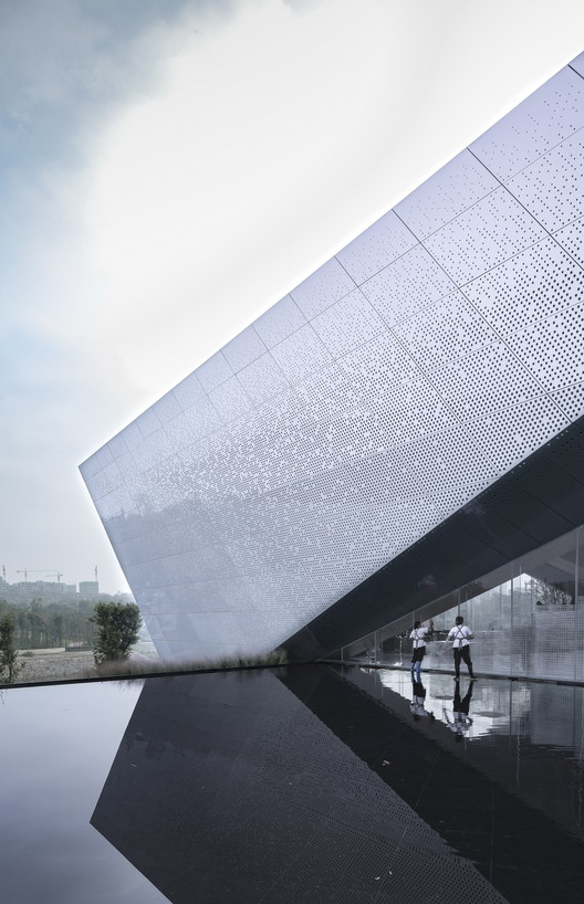 Chongqing LongFor • Hall of Waterfront City / Shanghai Tianhua Architecture Planning & Engineering - Image 12 of 34