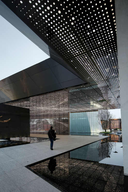 Chongqing LongFor • Hall of Waterfront City / Shanghai Tianhua Architecture Planning & Engineering - Image 25 of 34