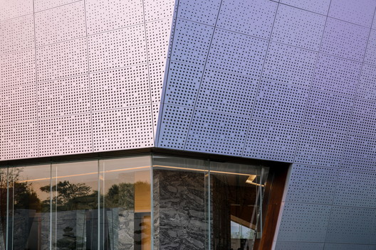 Chongqing LongFor • Hall of Waterfront City / Shanghai Tianhua Architecture Planning & Engineering - Image 16 of 34
