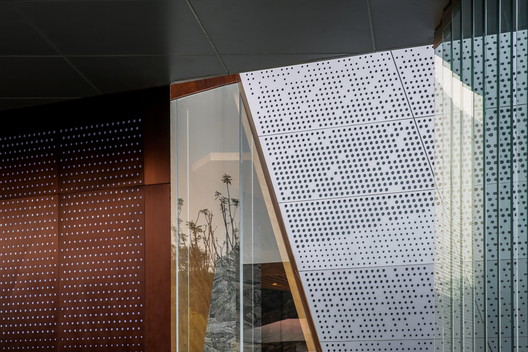 Chongqing LongFor • Hall of Waterfront City / Shanghai Tianhua Architecture Planning & Engineering - Image 24 of 34