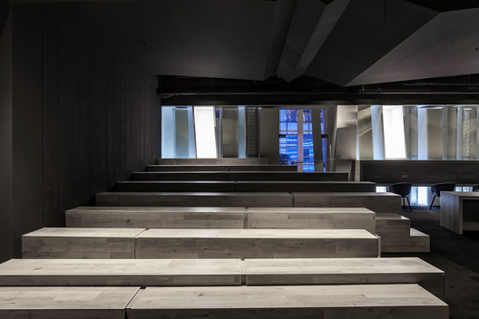 Escritório BOX100 / Yiduan Shanghai Interior Design - Imagem 19 de 33