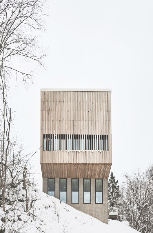 Casa Duas em Uma / Reiulf Ramstad Architects - Imagem 2 de 21