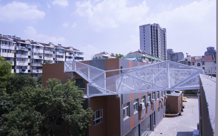 X Bridge / Atelier Groundwork Architecture - Windows, Facade, Cityscape