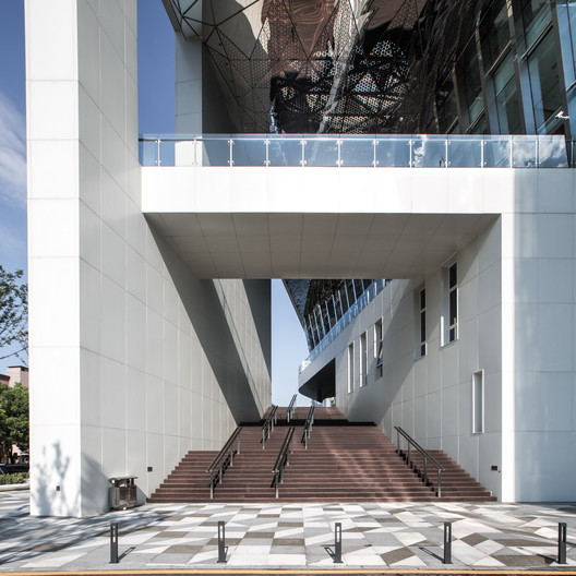 Kunshan Grand Theater / China Architecture Design Group Land-based Rationalism D.R.C Kunshan Grand Theater / China Architecture Design Group Land-based Rationalism D.R.C - Image 3 of 36