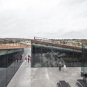 Bjarke Ingels estampa a capa da mais recente edição da revista Surface - Image 3 of 4