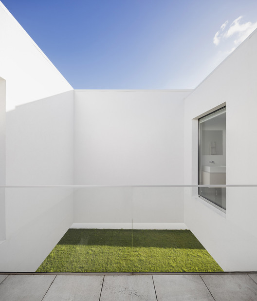 Carnaxide 8 / Humberto Conde Arquitectos - Fachada