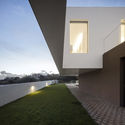 Carnaxide 8 / Humberto Conde Arquitectos - Casas