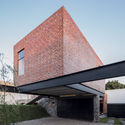 展现砖材多样化运用的墨西哥住宅 - Imagen 2 de 4