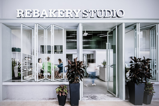Rebakery Studio + MQ Coffee Concept Store / Kongkong Architecture - Image 3 of 20