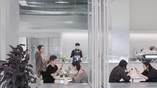 Rebakery Studio + MQ Coffee Concept Store / Kongkong Architecture - Image 7 of 20
