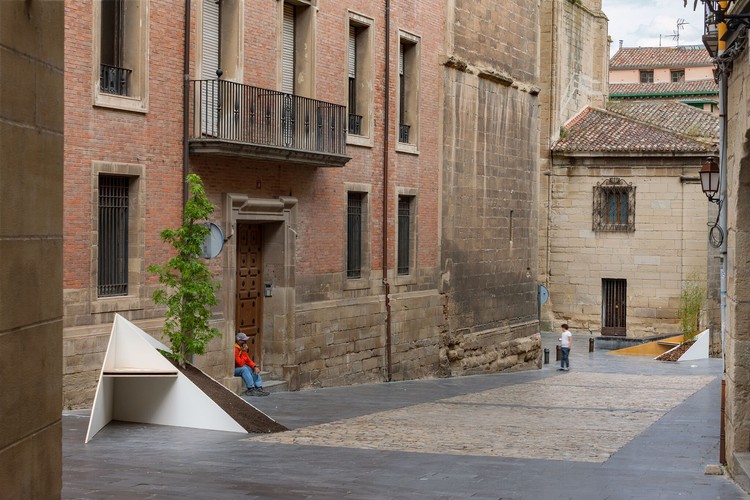 Un lugar, un banco, un árbol /  Blurarquitectura (Logroño) para Concéntrico 04 - Image 10 of 4