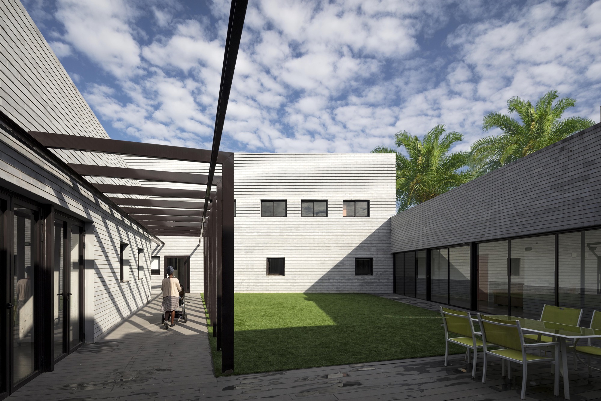 Gallery of Shelter For Victims Of Domestic Violence / Amos Goldreich ...