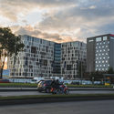 Edificio Central Point Bogotá / Gustavo Perry Arquitectos - Fachada, Urbano