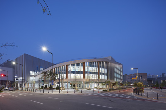 Centro comunitario Sodam-dong / Daain Architecture Group + NOW Architects - Imagen 4 de 17