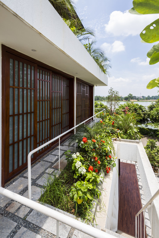 Step House / WORKLOUNGE 03 - Facade, Handrail, Garden