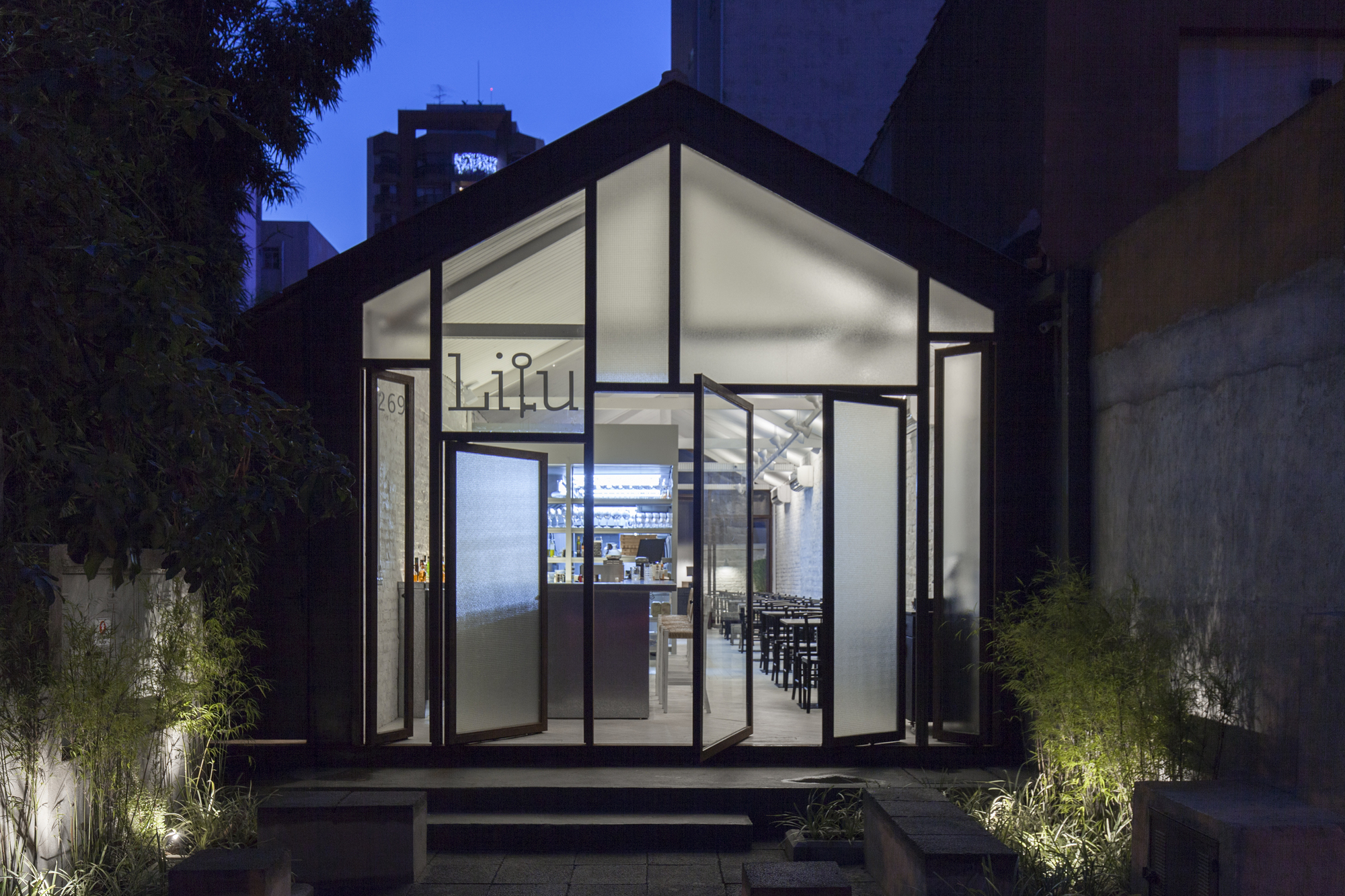 Gallery of Lilu / Alan Chu - 8