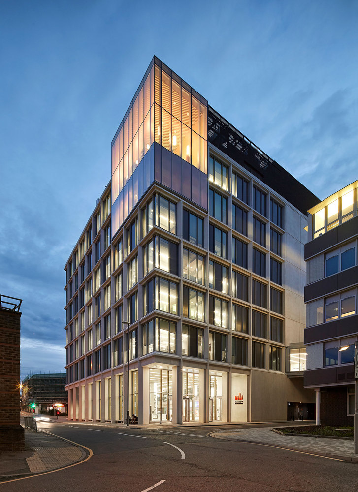 Gallery of New Library at the University of Bedfordshire / MCW