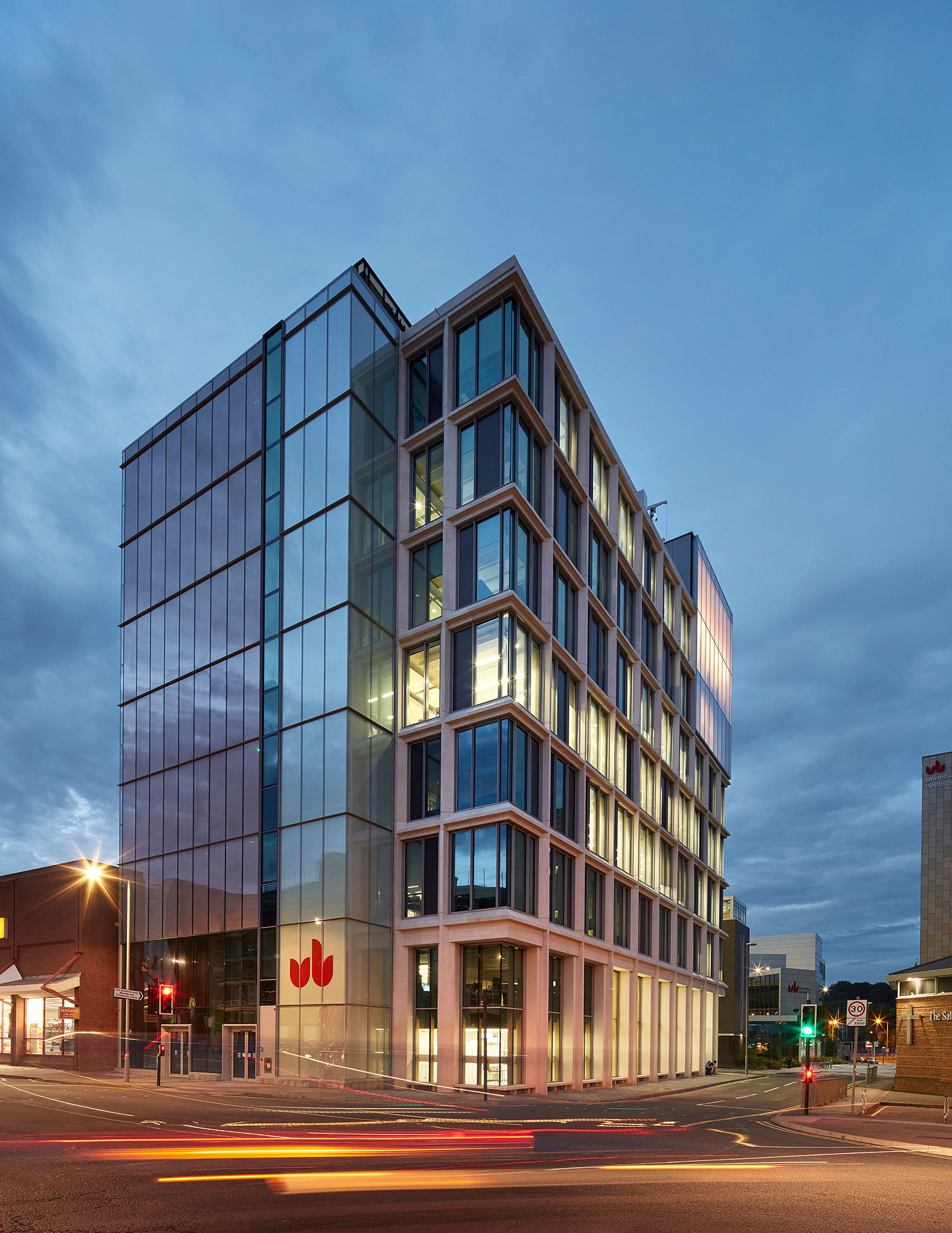 Gallery of New Library at the University of Bedfordshire / MCW