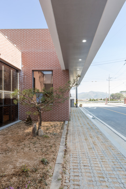 Dongsan  Church / Oh Jongsang - Windows, Brick, Facade